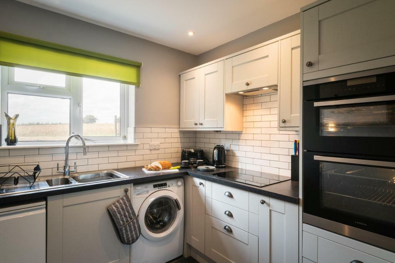 Hunters Lodge Exeter, Free Parking, Country Views, Great Wi-Fi, Large Garden Poltimore Exterior foto